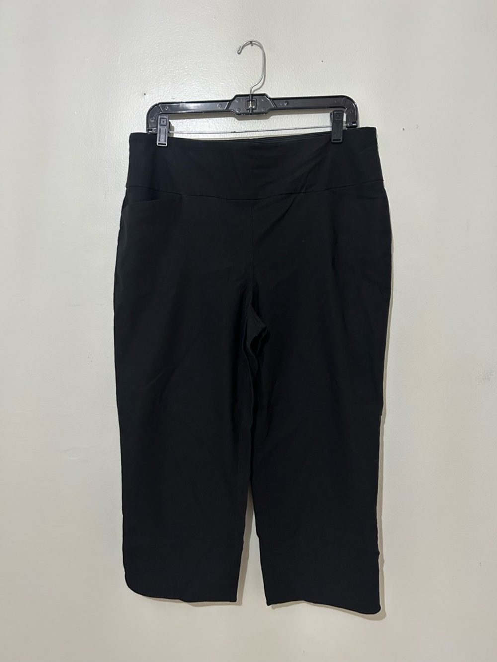 S.C. & CO. | Tummy Control Capri Pants, Size 14 - Picture 6 of 9